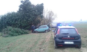 I carabinieri sul luogo dell'incidente