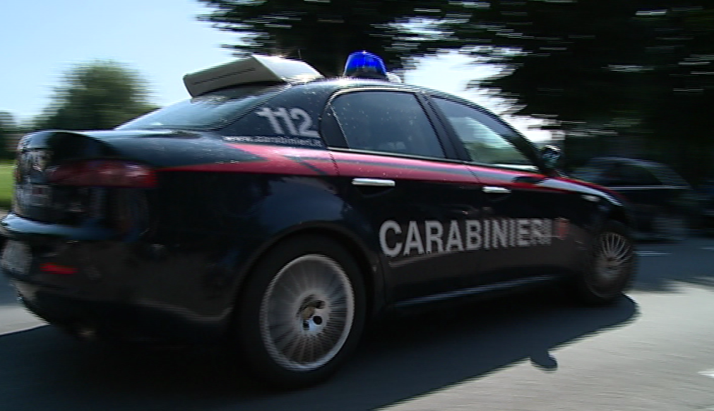 Turate, scoperto dai carabinieri il danneggiatore seriale di auto. E’ un 72enne