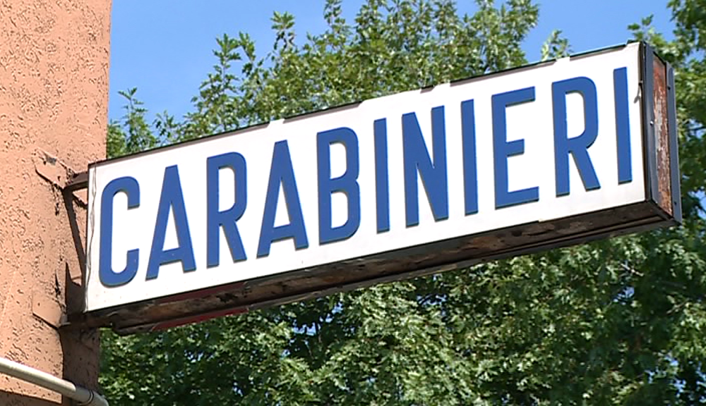 Cantù, bimbo di 3 anni trovato da solo in strada. Intervento dei carabinieri, riconsegnato alla mamma