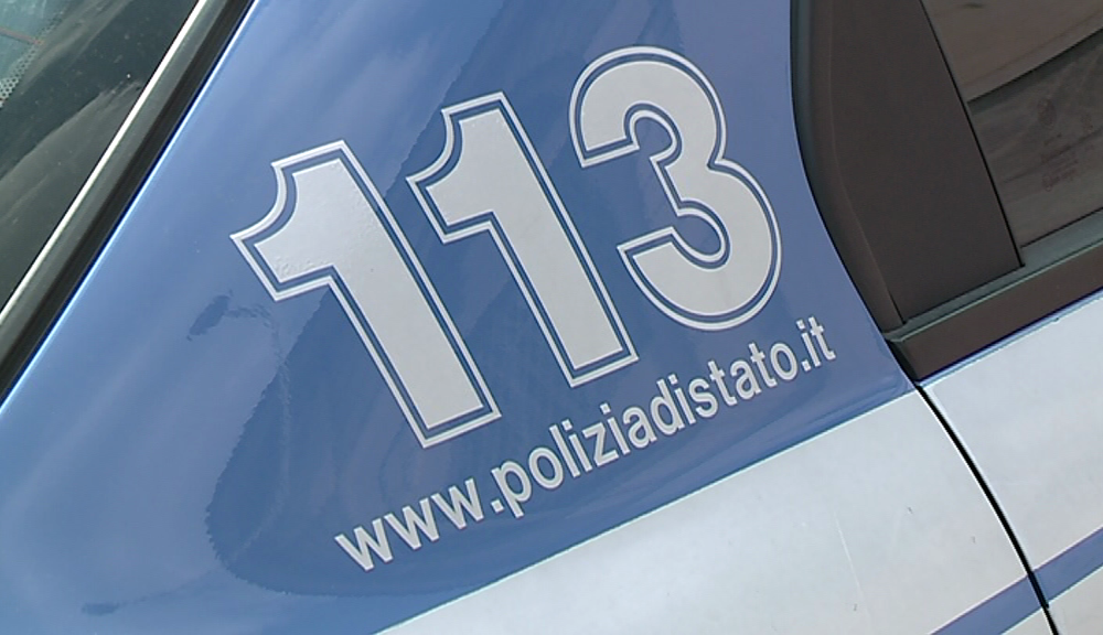 Via Gallio, aggredisce gli agenti e danneggia l’auto della polizia, arrestato nigeriano