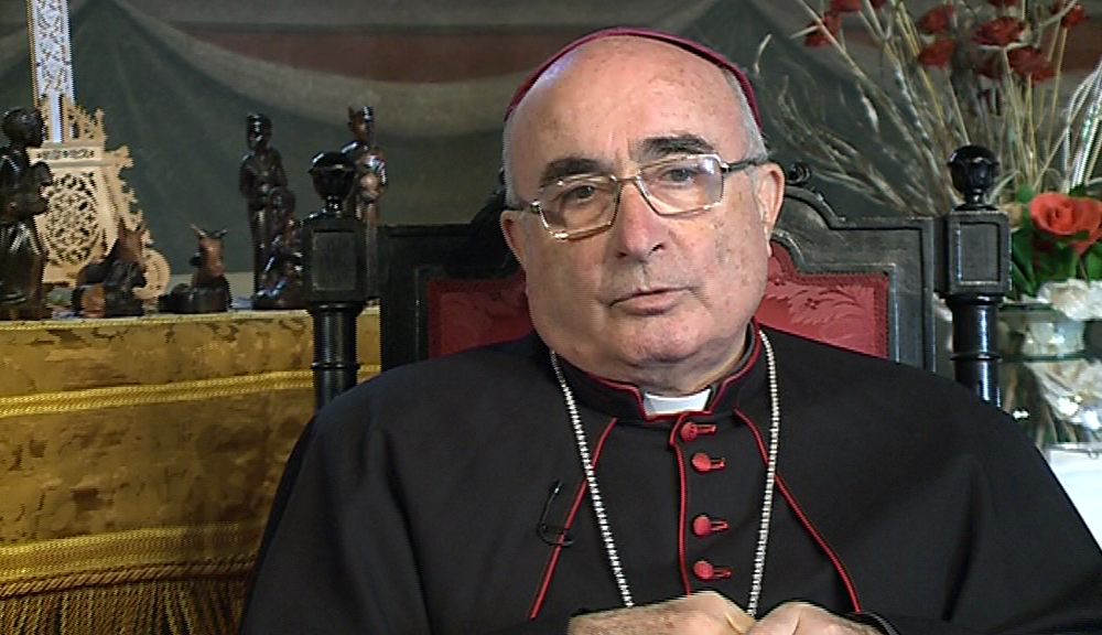 Giovedì messa per le vittime di Parigi. Il vescovo: “No alla retorica, sì al dialogo”