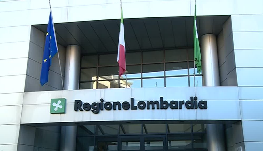 Autonomia, c’è la firma di Maroni: il referendum è ufficiale. Si vota il 22 ottobre. Il Pd: “Solita propaganda”