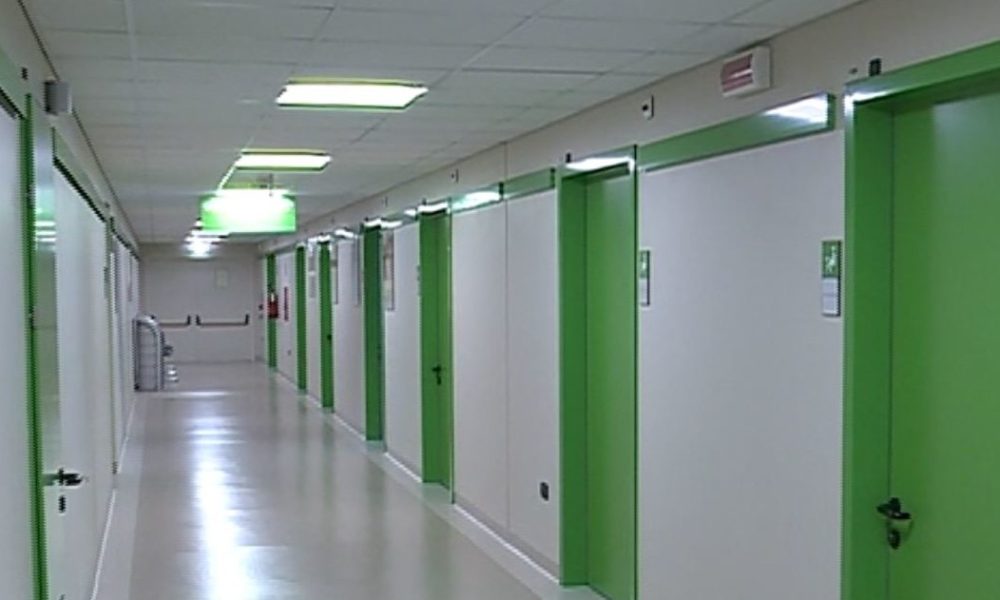 VIDEO Carenza di infermieri al Sant’Anna. La denuncia della Cisl: “In un anno interventi chirurgici diminuiti di un terzo”