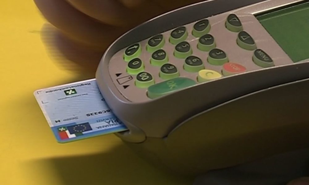 Sconto benzina sospeso da oggi: prezzi allineati tra Italia e Svizzera