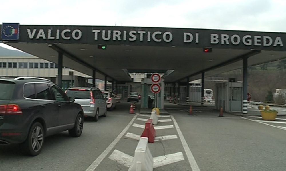 Brogeda, tentava di entrare in Italia con 90mila euro non dichiarati. Sanzionato