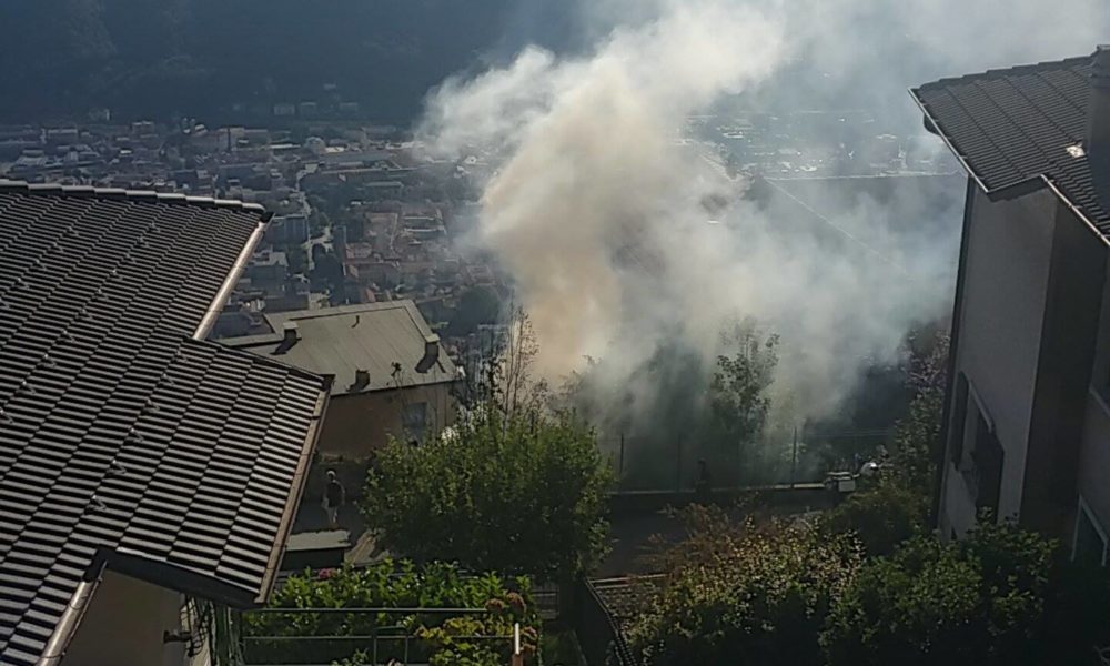VIDEO – Incendio a Brunate, colonna di fumo visibile a chilometri di distanza