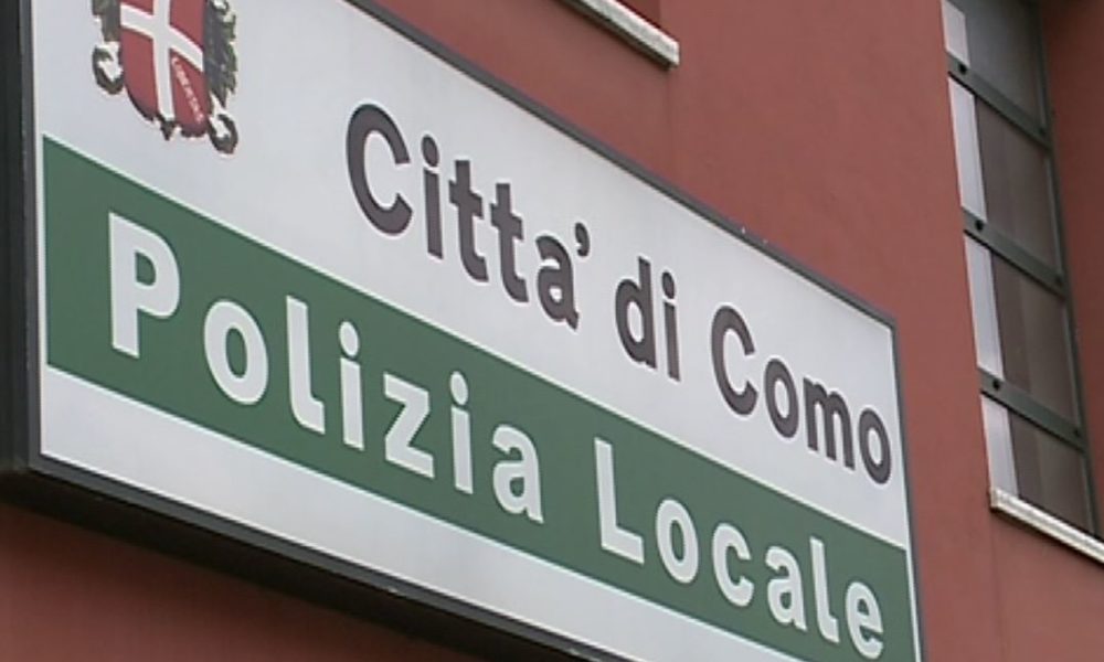Insultano i vigili su Facebook: Comune e polizia locale di Como querelano tre “leoni da tastiera”