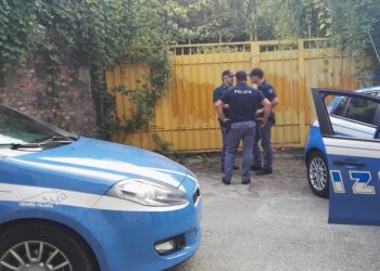 Polizia davanti all'ex Rizzo