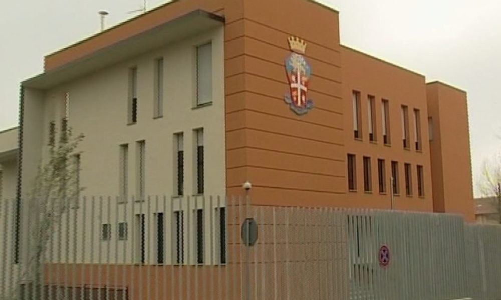 Due rapine in due giorni nello stesso bar: arrestato il criminale mascherato