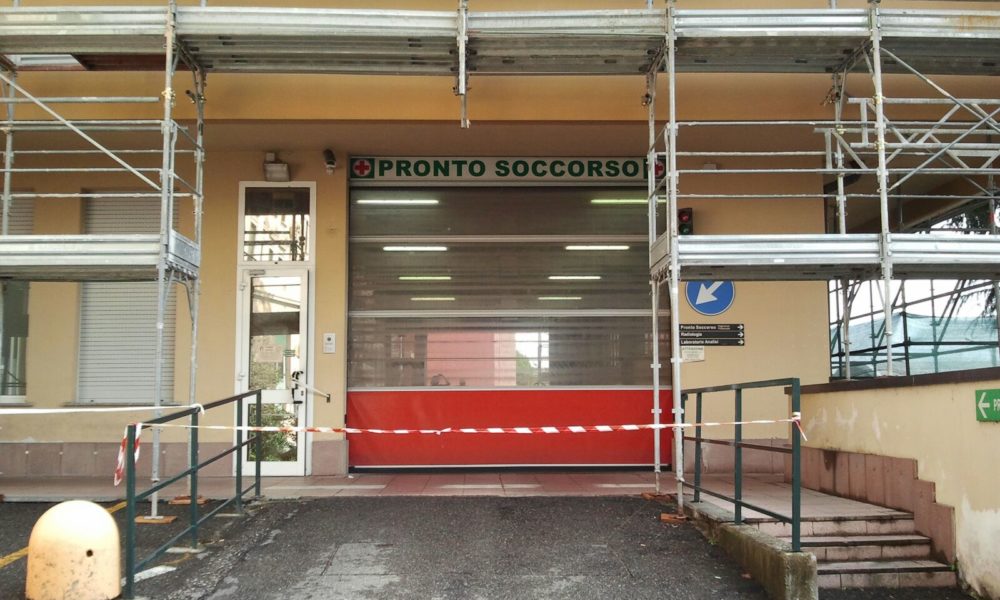 Cantù, piove in ospedale: trasloco d’urgenza per il Pronto Soccorso