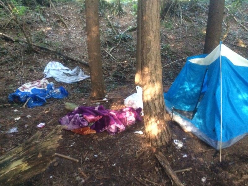 Castelnuovo Bozzente: bivacco per spacciatori in mezzo al bosco