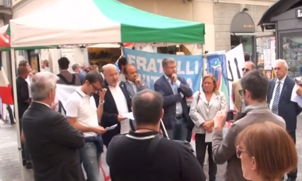 Fratelli d’Italia: “Campo migranti chiuso entro dicembre”. Poi la frecciata a Salvini