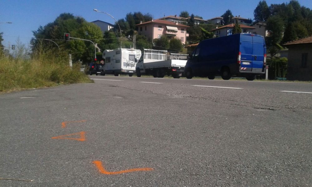 Albese, tragico incidente: muore in moto 75enne di Lipomo