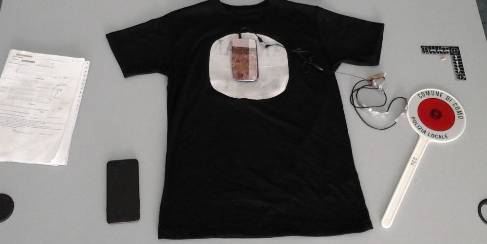 Con auricolare e telefono tenta la truffa all’esame della patente. Sospetto banda specializzata