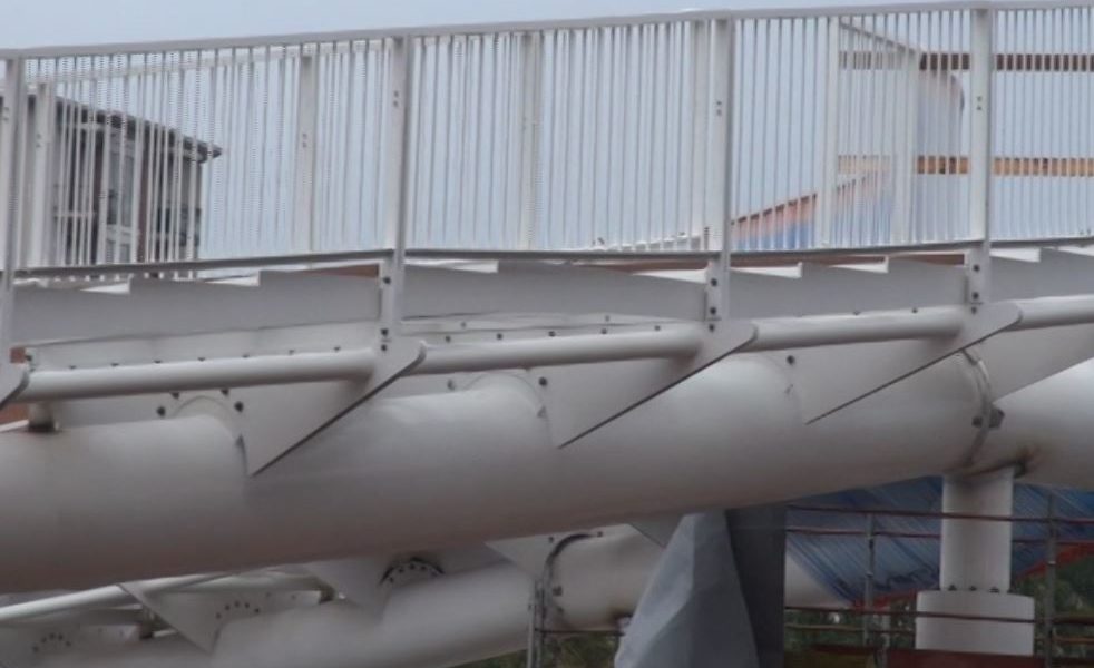 Ponte di via Badone, sopralluogo di Locatelli e Maroni: “Inaccettabile”