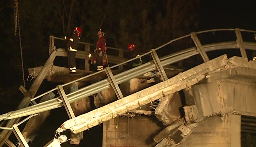 Crollo del cavalcavia ad Annone, la Procura vuole ricostruire la storia del ponte. Alfano: “Indagare fino in fondo”