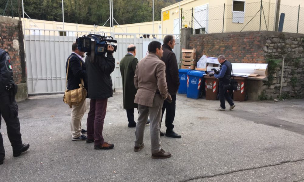 VIDEO Emergenza migranti, al centro di via Regina Teodolinda 142 minori su 264 ospiti