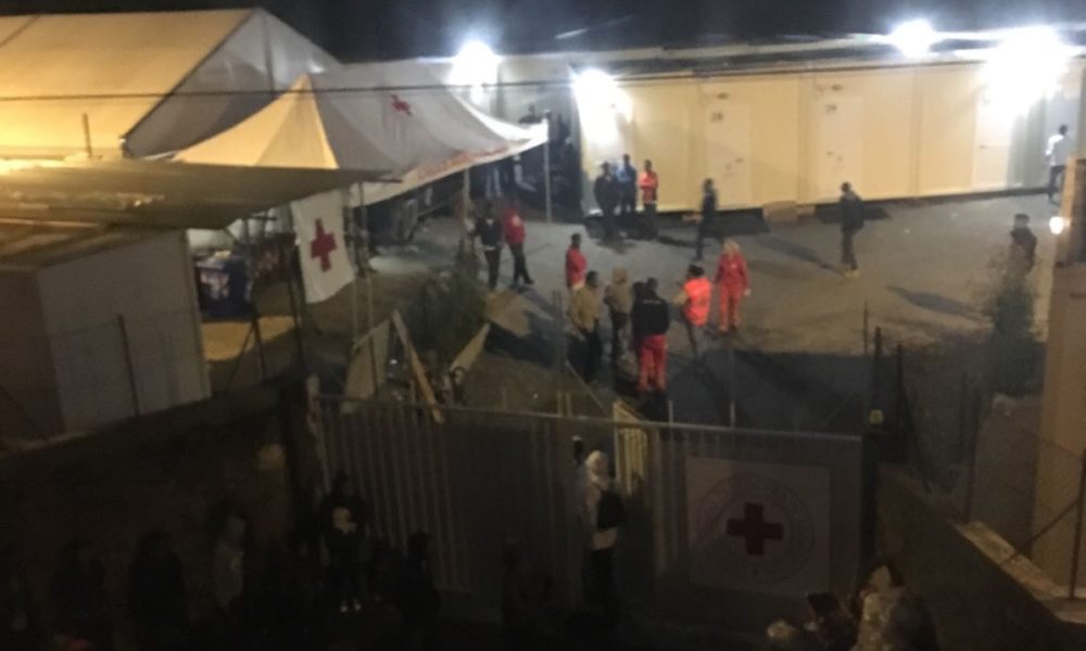 Migranti, troppi esclusi al gelo: il campo di via Regina verso l’accoglienza notturna