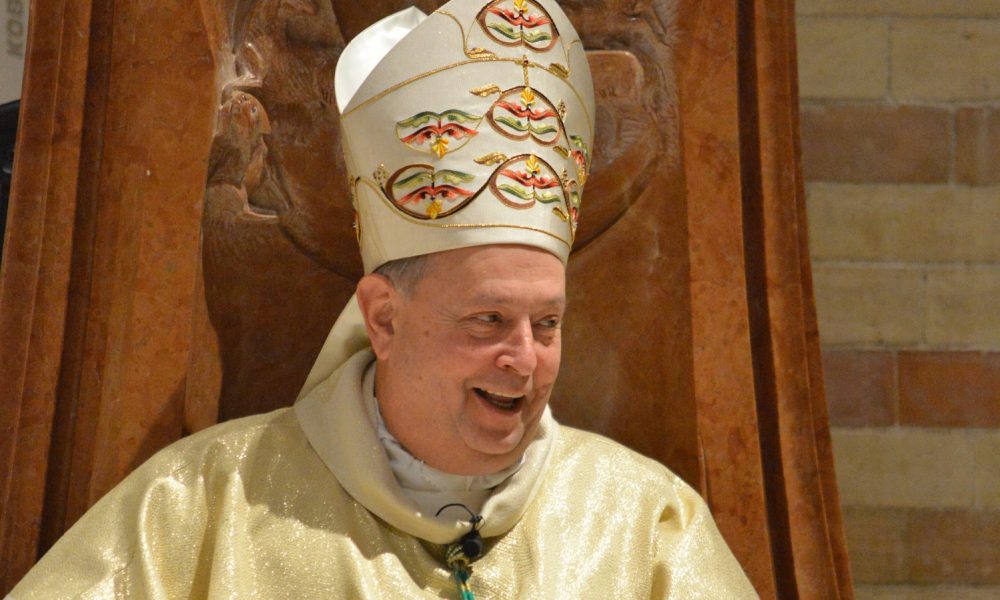 Il monito del vescovo: “In rete solo parole e immagini che usereste anche di persona”