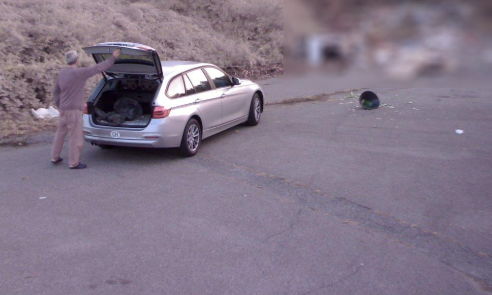Spazzatura e auto svizzera, un comasco si autodenuncia: “Scusate, sono stato io”. E scagiona i ticinesi