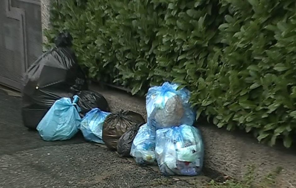 Spazzatura, comaschi virtuosi: in dieci anni 145 kg in meno a testa