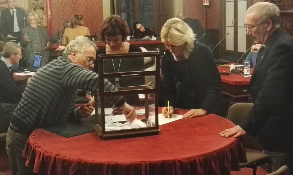 Ponte di via Badone, sfiducia a Spallino bocciata (ma la maggioranza perde 2 voti)