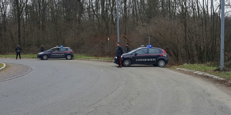 Carabinieri Como. Ragazza soccorsa nuda e confusa