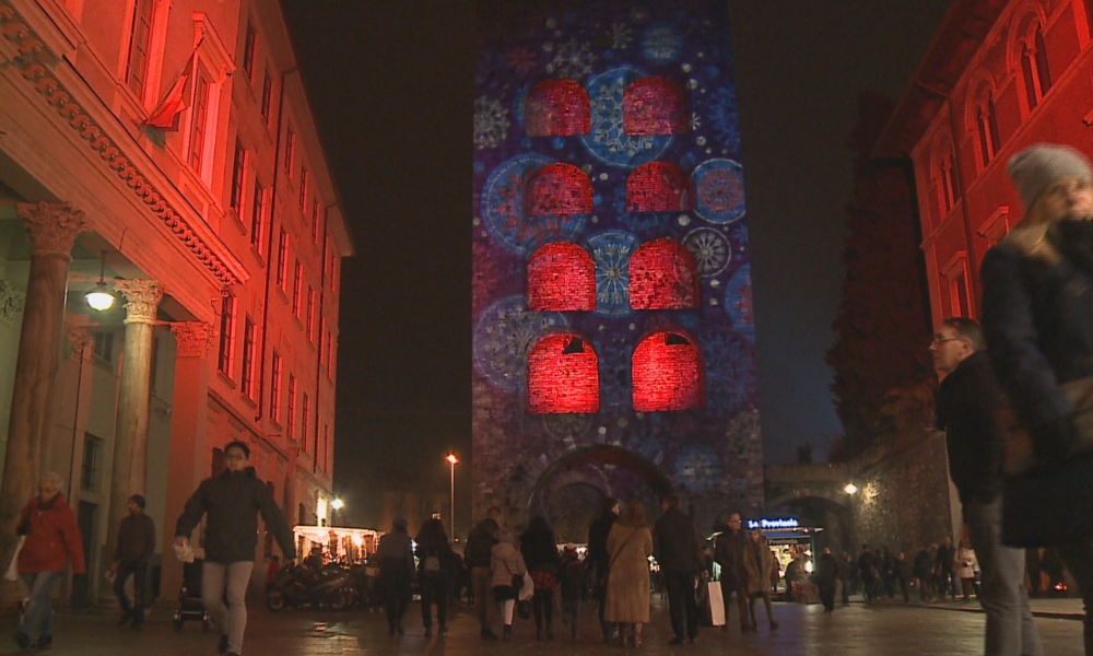 VIDEO Città dei balocchi, il Magic Light Festival è arrivato a Porta Torre e in Piazza Verdi