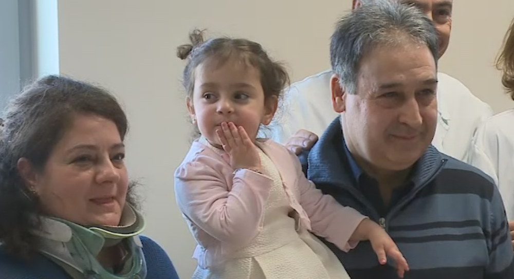 VIDEO Michela, ex bimba piuma, compie tre anni e festeggia coi suoi angeli al Sant’Anna