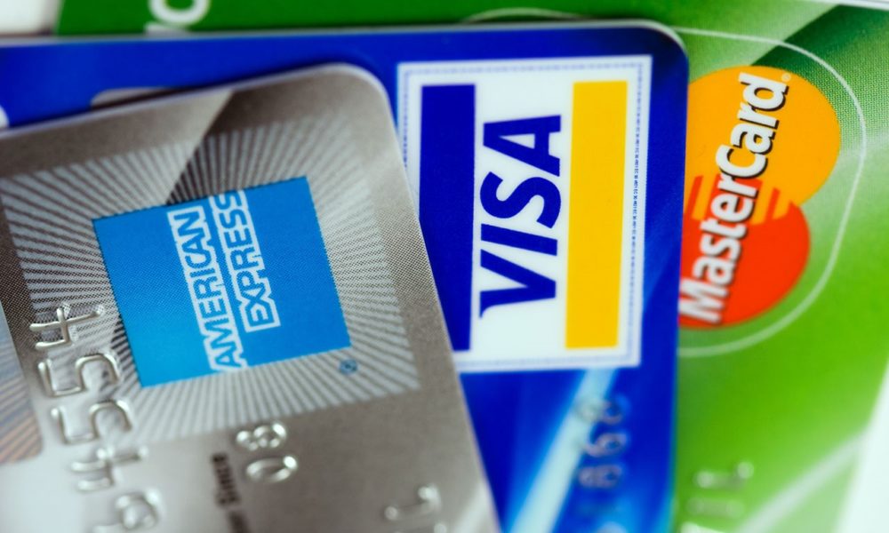 Altolago, preleva con carte di credito rubate, denunciato 38enne milanese