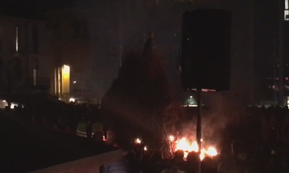 VIDEO Cantù, scherzo da strega o cattivo auspicio: la Giubiana non ha preso fuoco