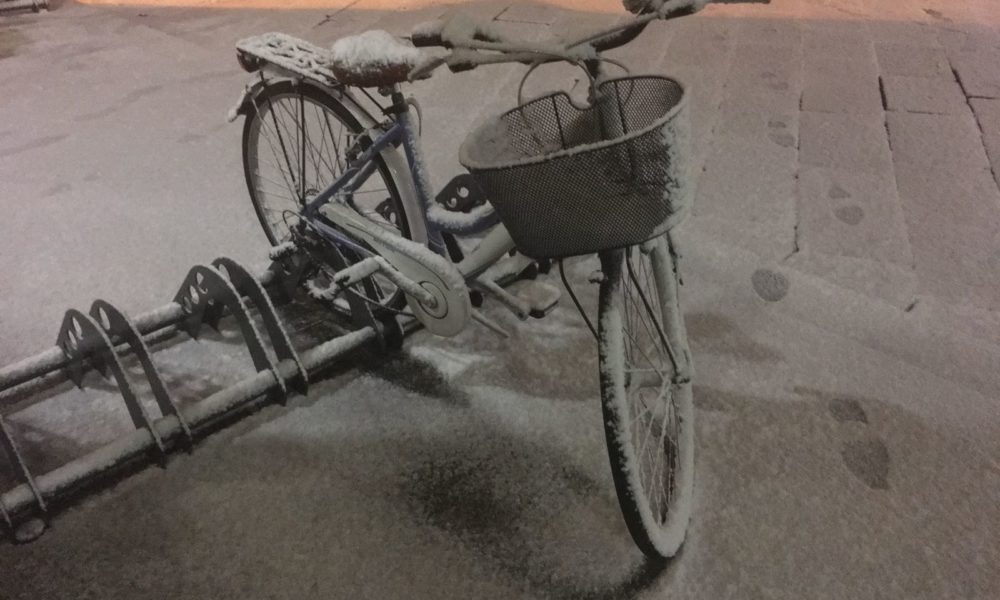 Freddo e gelate. Allerta neve a partire dalla notte, il piano del Comune di Como