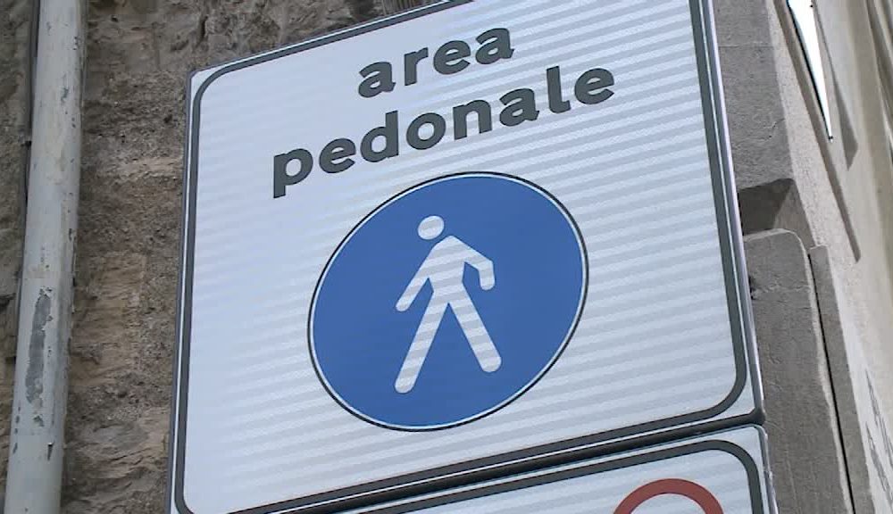 Aree pedonali vietate ai disabili. Acus: “Il confronto andava fatto prima”