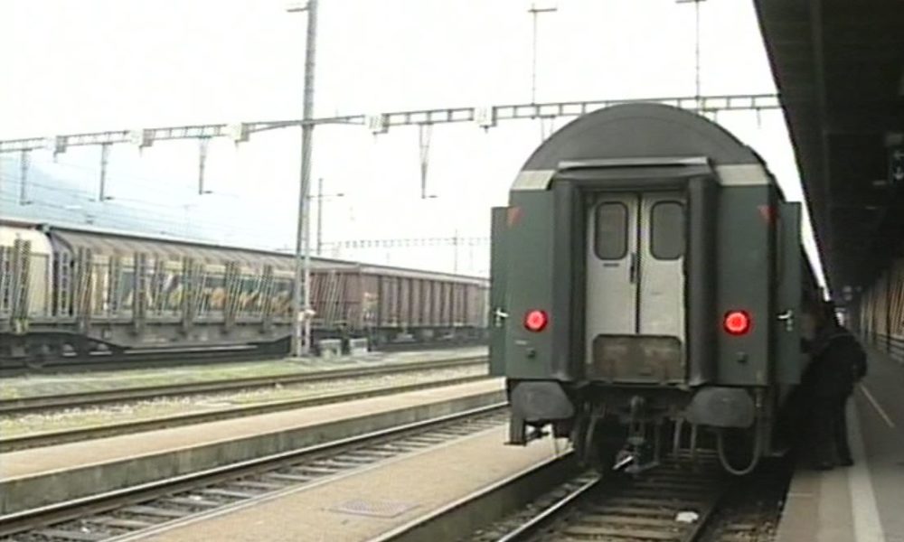 Treni, ancora disagi e ritardi per i pendolari. Da domani modifiche agli orari