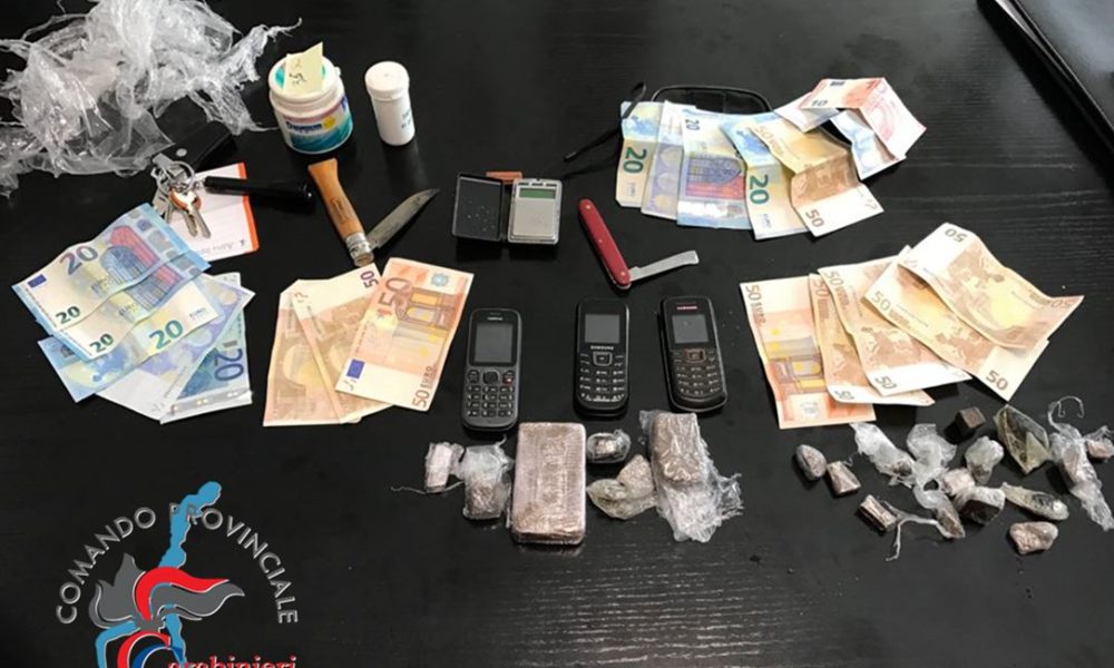 Hashish in casa, distratto dalla Juve apre ai carabinieri. Arrestato