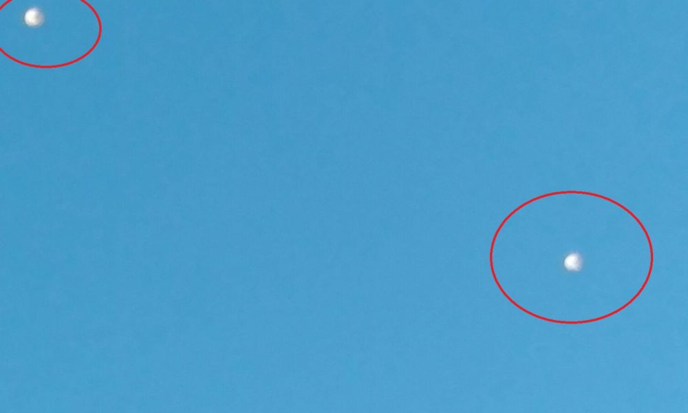 FOTO Misterioso avvistamento sopra i cieli di Fino: globi bianchi immobili sul paese