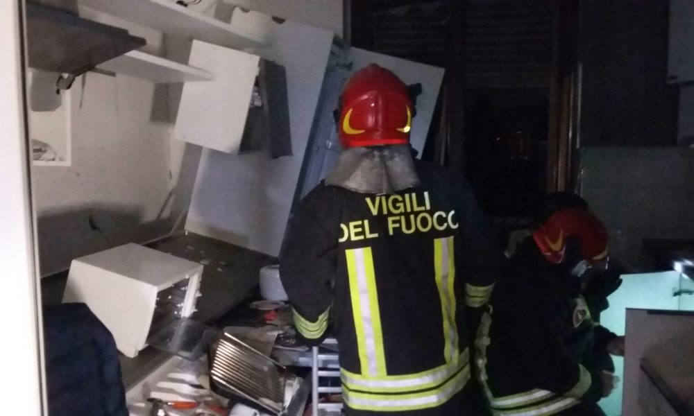 VIDEO NUOVI AGGIORNAMENTI Esplosione di Mozzate, il ferito trasferito al Niguarda. E’ grave