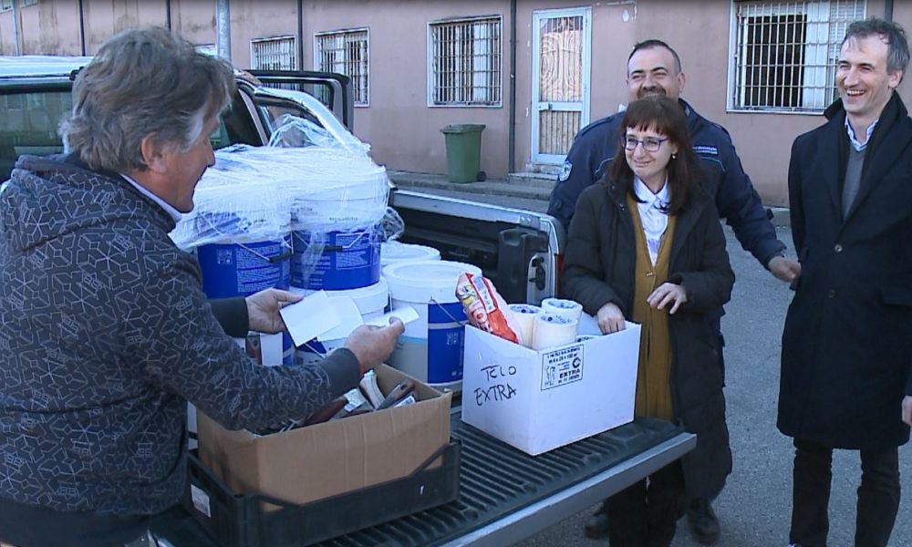 Vernice e pennelli al Bassone, i detenuti rimettono a nuovo i locali della polizia penitenziaria