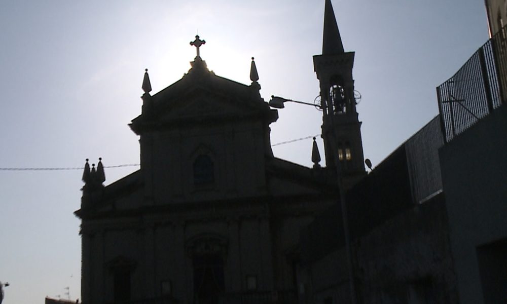 Rebbio, malumori e defezioni per i migranti in parrocchia. La speranza: un “vice” di don Giusto