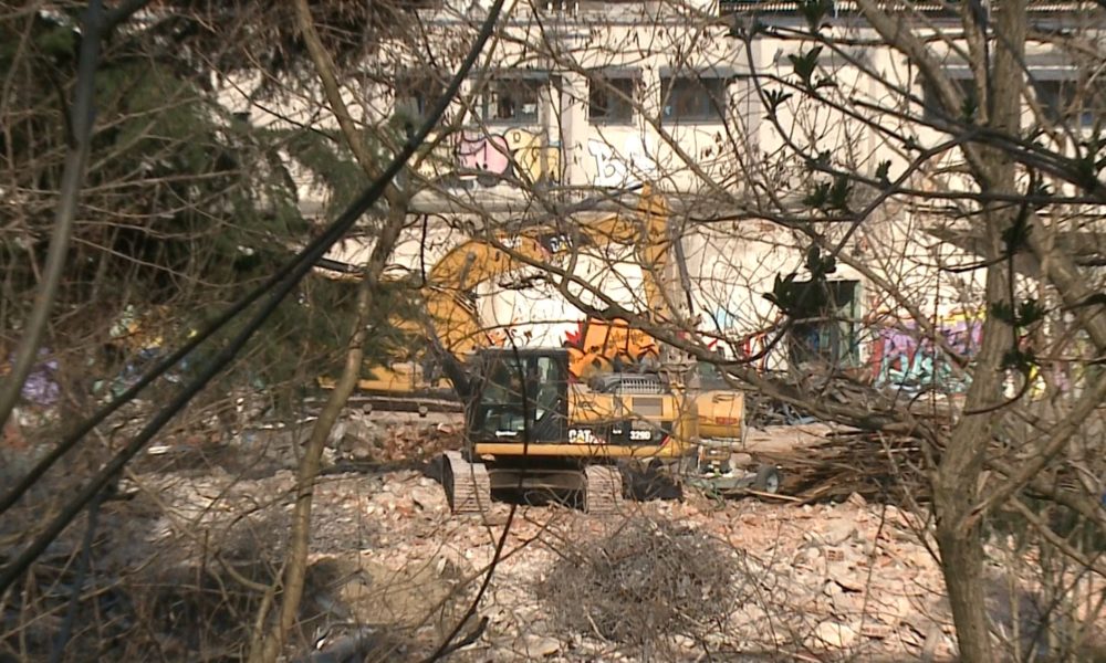 Monte Olimpino e piazza Cavour: via alla demolizione dell’ex Oec, rinasce l’ex San Gottardo