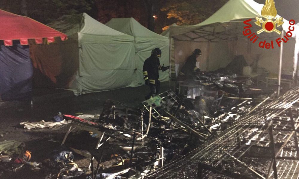 Como, Fiera di Pasqua: un incendio nella notte distrugge una bancarella