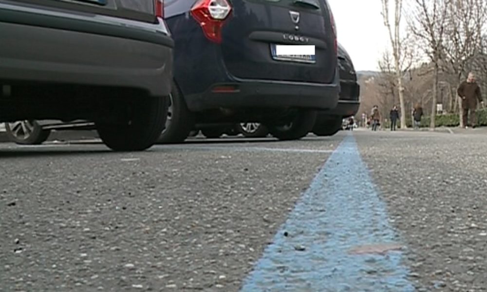 Parcheggi a Como, il Comune progetta la App per scovare il posto libero in tempo reale