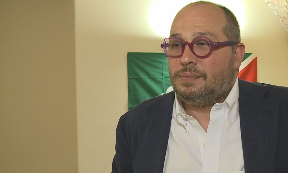 VIDEO Campagna elettorale, la sfida è viabilistica: Forza Italia lancia la “metropolitana su gomma”