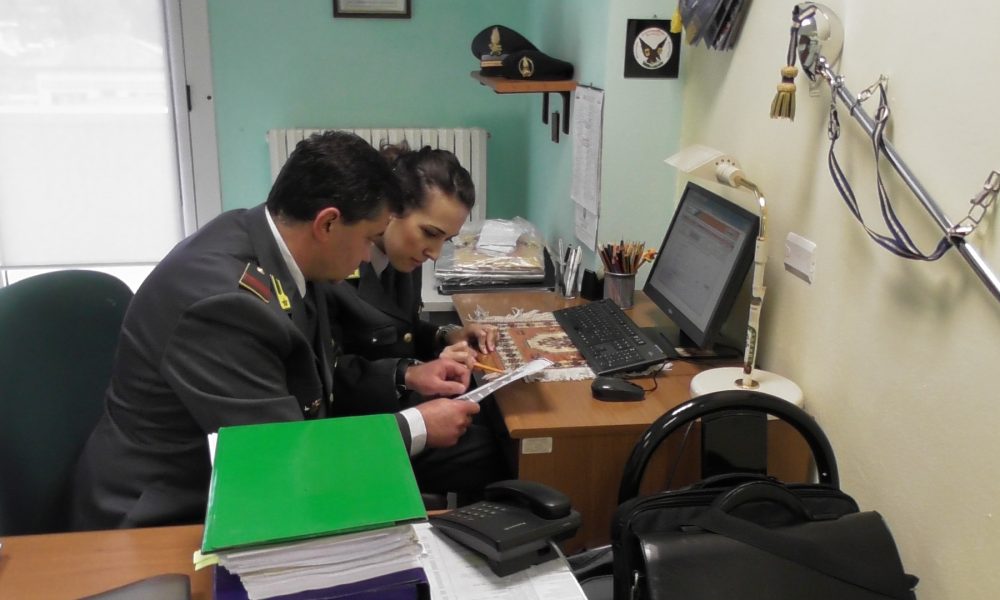 VIDEO False abilitazioni a oltre 300 camionisti, 12 arresti. Nei guai funzionario della Motorizzazione e tre autoscuole