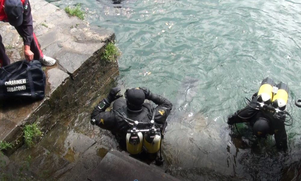 Cernobbio, ordigni, ossa e un teschio: inquietante ritrovamento sui fondali del lago di Como