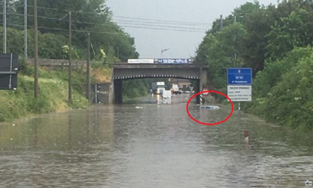 Lomazzo: la provinciale 32 diventa un fiume. Auto sommerse