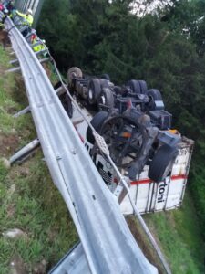 a9-tir-ribaltato (8)