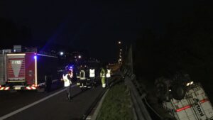 a9-tir-ribaltato (9)