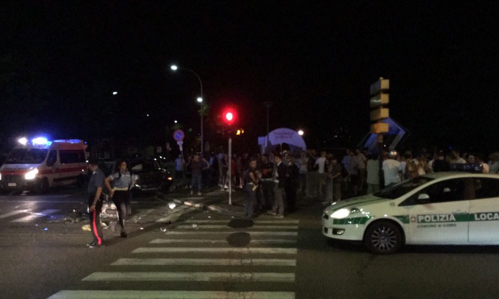 VIDEO – Como, incidente tra Suv e scooter in zona lago: Stradale, Locale e Carabinieri sul posto