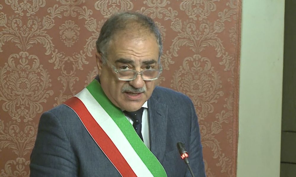 Vertice della maggioranza a Palazzo Cernezzi: aria tesa e scetticismo